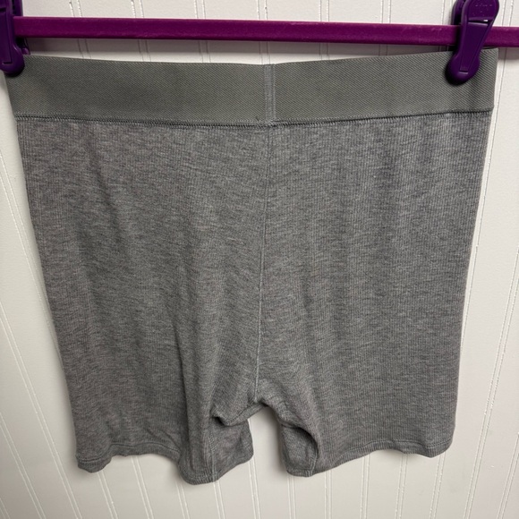 Skims Ribbed Boxer Shorts - Picture 2 of 4